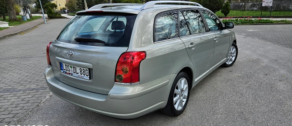 Toyota Avensis cena 15999 przebieg: 195236, rok produkcji 2005 z Wysokie Mazowieckie małe 211